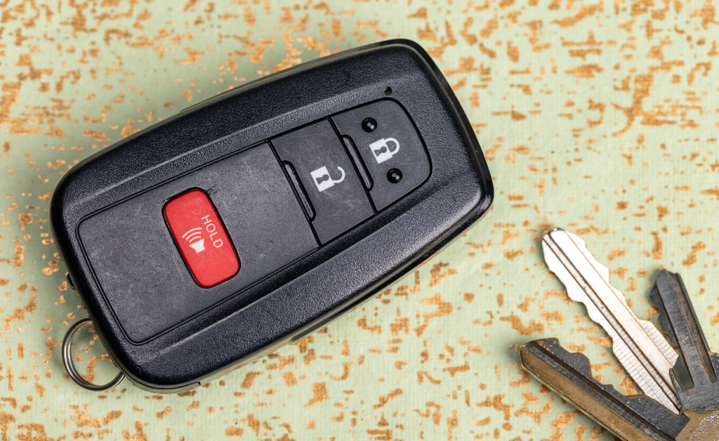 Remote Key Not Locking Car But Unlocking Works:A Complete Guide