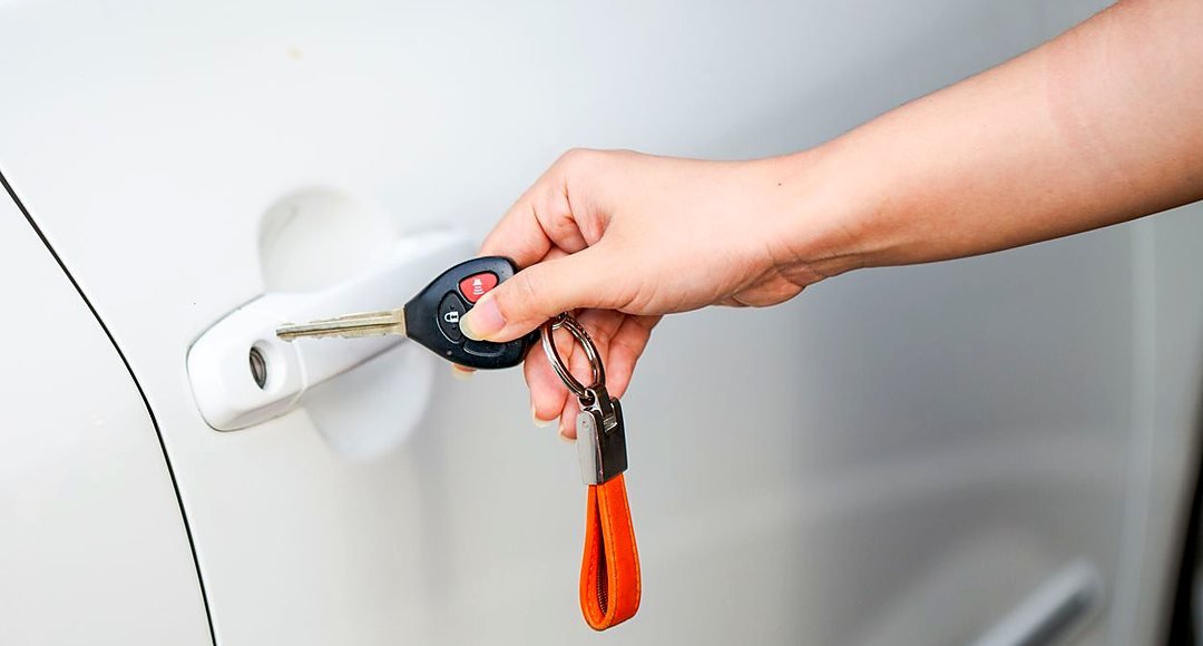 Car key cutting by code in Reading